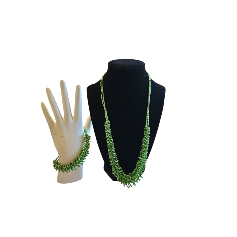 Green Beaded Necklace and Bracelet Set